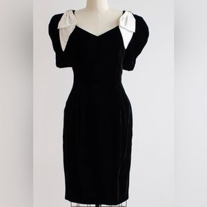 Late Edition LTD Vintage black crushed velvet satin bow dress size 14